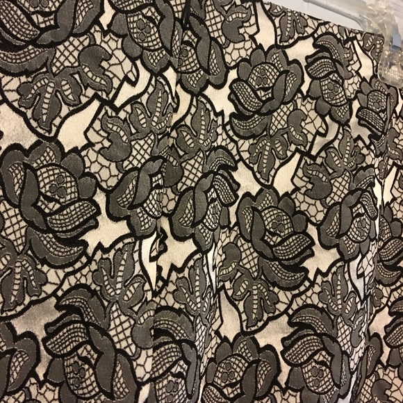 Doncaster Collection embroidered floral skirt - Picture 7 of 7